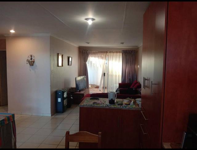 2 BEDROOM TOWNHOUSE FOR SALE IN GEORGINIA